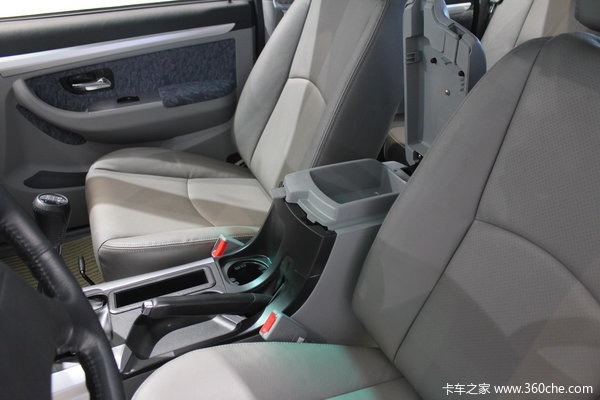 广汽吉奥 财运500系列 2.3L汽油 双排皮卡驾驶室图