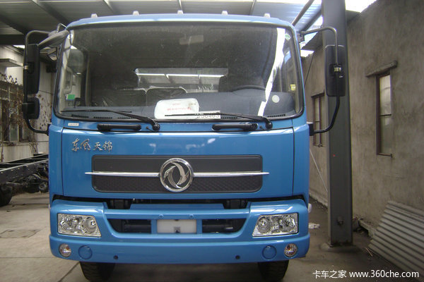 东风 天锦中卡 180马力 4X2 排半栏板载货车(DFL1120B2)