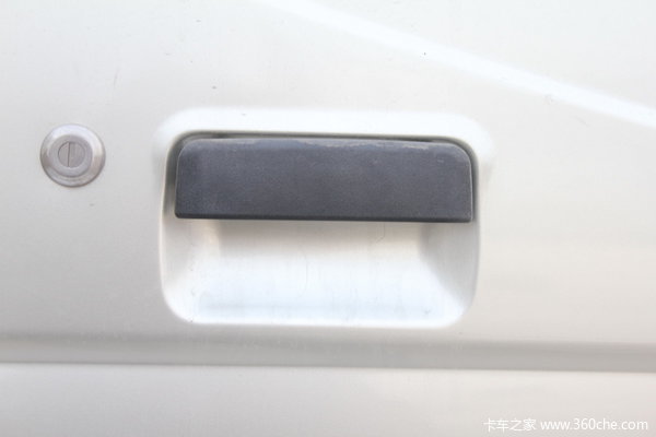 唐骏欧铃 赛菱系列 1.0L 60马力 汽油 单排栏板微卡外观图（17/19）