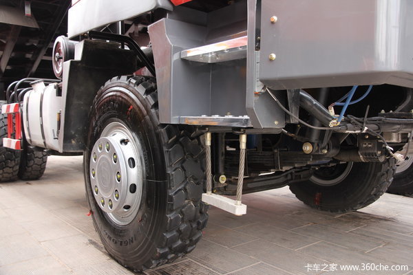 江铃重汽 远威重卡 290马力 6X4 自卸车(SXQ3250M6D)底盘图（1/18）