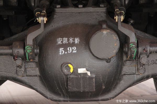 江铃重汽 远威重卡 340马力 8X4 自卸车(SXQ3310M)底盘图（4/12）