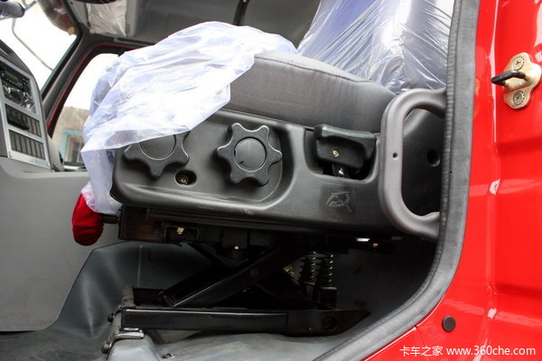 徐工 瑞龙重卡 240马力 8X4 自卸车(NXG3310D3ZE)驾驶室图（11/12）