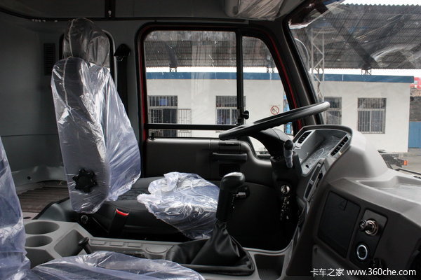 徐工 瑞龙重卡 240马力 8X4 自卸车(NXG3310D3ZE)驾驶室图（8/12）