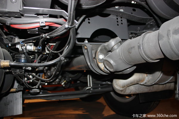 沃尔沃 FMX重卡 420马力 8X4 自卸车底盘图（22/26）