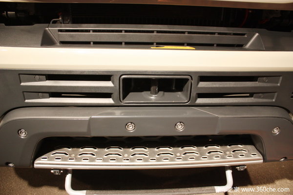 沃尔沃 FMX重卡 420马力 8X4 自卸车外观图（23/23）