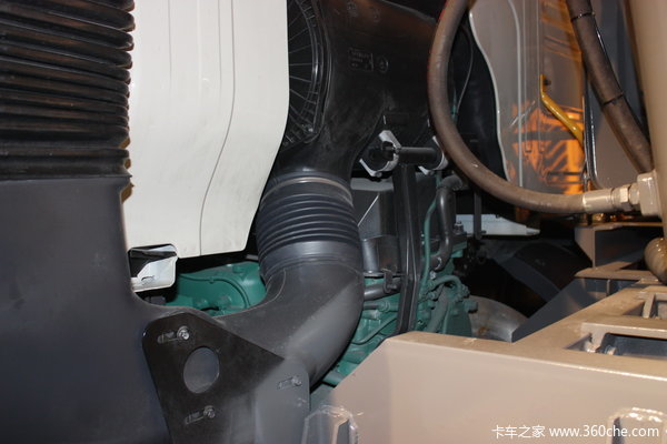 沃尔沃 FMX重卡 420马力 8X4 自卸车底盘图（14/26）