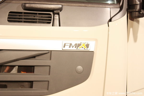 沃尔沃 FMX重卡 420马力 8X4 自卸车外观图（8/23）