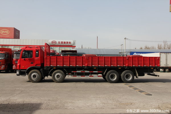 江淮 格尔发A5系列重卡 240马力 8X4 栏板载货车(HFC1314KR1T)外观图（4/14）