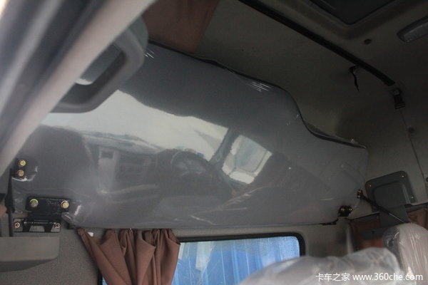 福田 欧曼ETX 5系重卡 185马力 6X2 厢式载货车(平顶驾驶室)(BJ5167VJCHH-S)驾驶室图（10/17）