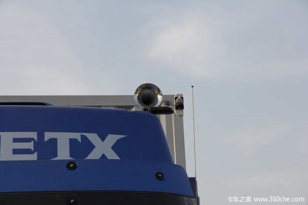 福田 欧曼ETX 5系重卡 185马力 6X2 厢式载货车(平顶驾驶室)(BJ5167VJCHH-S)外观图（9/17）
