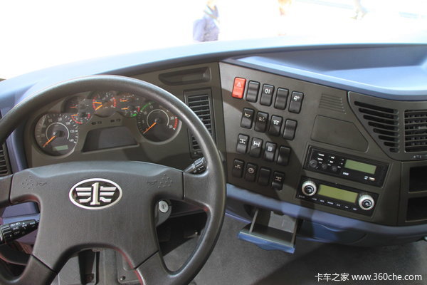 解放 J6重卡 390马力 6X6 载货车(底盘)(CA2250P66K24TL2E)驾驶室图（9/13）