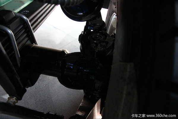 解放 J6重卡 390马力 6X6 载货车(底盘)(CA2250P66K24TL2E)底盘图（39/40）