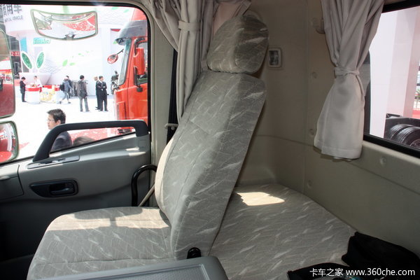 东风 天锦中卡 285马力 4X2 载货车(底盘)(国五)(DFL1160BW)驾驶室图（13/16）