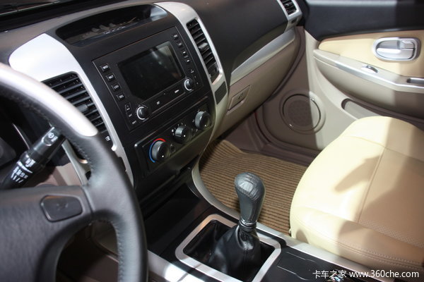 2009款黄海 大柴神 经典版 豪华型 3.2L柴油 双排皮卡驾驶室图（3/6）