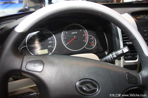 2009款黄海 大柴神 经典版 豪华型 3.2L柴油 双排皮卡驾驶室图（2/6）