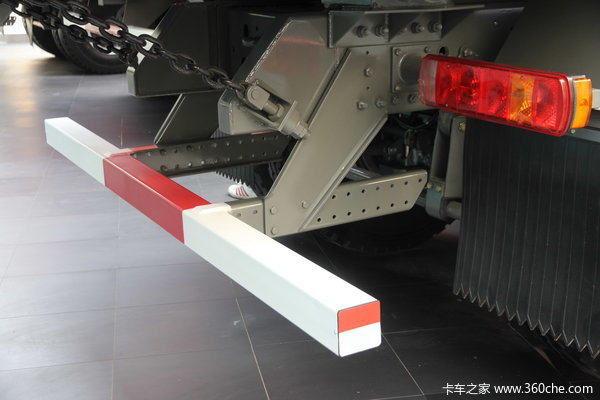 中国重汽 HOWO重卡 336马力 8X4 自卸车(中长平顶)(ZZ3317N357C1)底盘图（6/20）