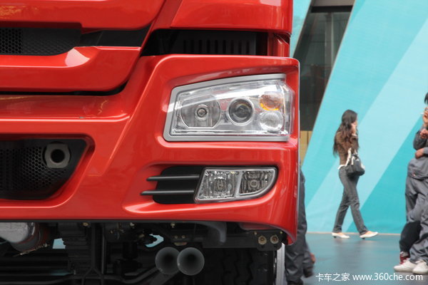 中国重汽 HOWO重卡 336马力 8X4 自卸车(中长平顶)(ZZ3317N357C1)外观图（8/8）