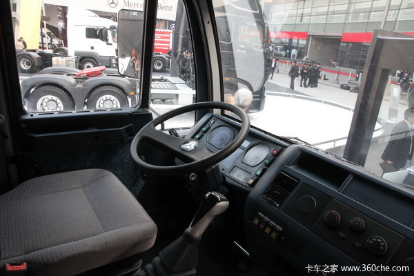 中国重汽 金王子重卡 336马力 6X4 自卸车(ZZ3251N4041D1L)驾驶室图（10/11）
