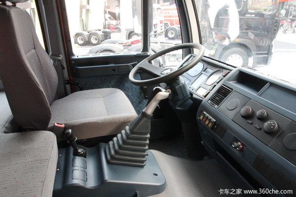 中国重汽 金王子重卡 336马力 6X4 自卸车(ZZ3251N4041D1L)驾驶室图（3/11）