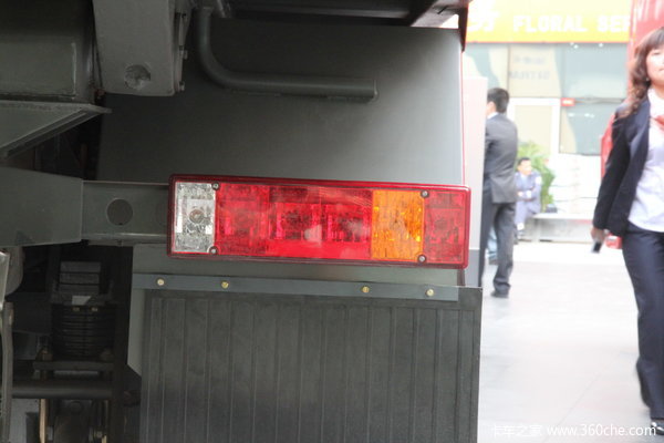 中国重汽 金王子重卡 336马力 6X4 自卸车(ZZ3251N4041D1L)底盘图（16/18）
