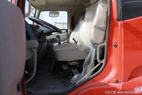 东风 天锦中卡 140马力 4X2 仓栅载货车(DFL5160CCQBX9)驾驶室图（3/22）