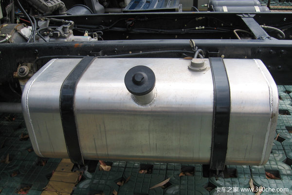 福田 瑞沃 3系中卡 140马力 4X2 厢式载货车(BJ5112V4PDB-D2)底盘图（6/10）