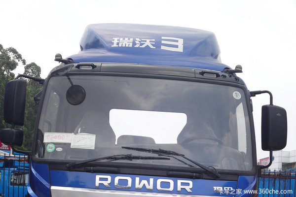 福田 瑞沃 3系中卡 140马力 4X2 厢式载货车(BJ5112V4PDB-D2)外观图（3/3）