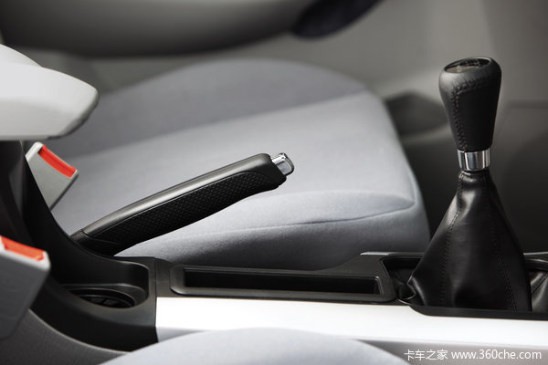 2012款广汽吉奥 财运100系列 标准型 2.2L汽油国四  双排皮卡驾驶室图（5/14）