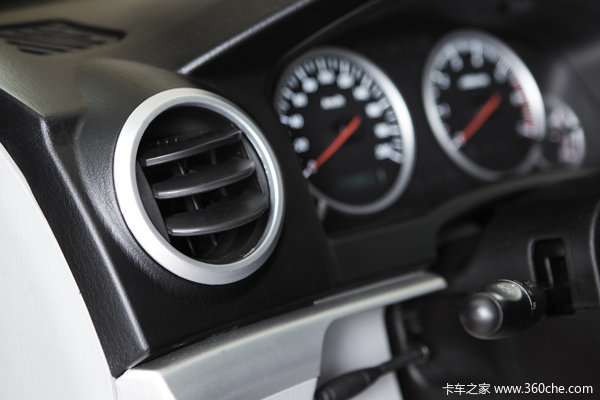 广汽吉奥 财运300系列 豪华型 2.2L汽油国四 双排皮卡驾驶室图（5/13）