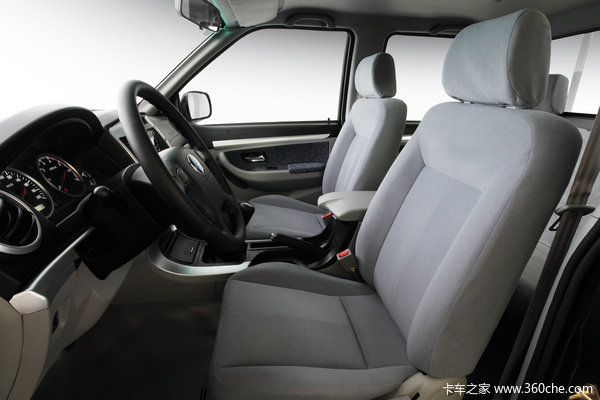 广汽吉奥 财运300系列 豪华型 2.2L汽油国四 双排皮卡驾驶室图
