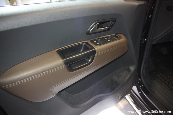 2011款大众 Amarok系列 2.0L柴油 四驱 双排皮卡驾驶室图（18/19）