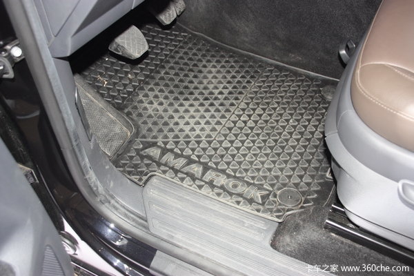 2011款大众 Amarok系列 2.0L柴油 四驱 双排皮卡驾驶室图（16/19）