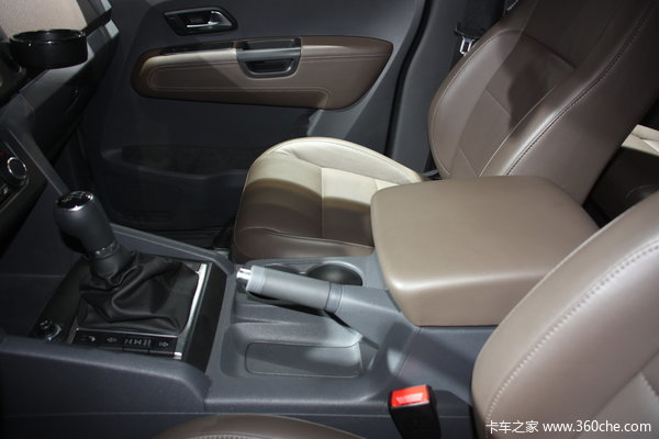 2011款大众 Amarok系列 2.0L柴油 四驱 双排皮卡驾驶室图（12/19）