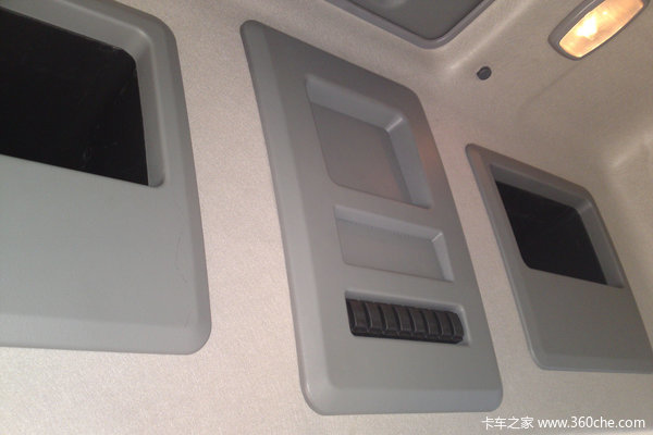 福田 瑞沃 5系重卡 210马力 6X2 栏板载货车(BJ1258VMPHP-1)驾驶室图（7/9）