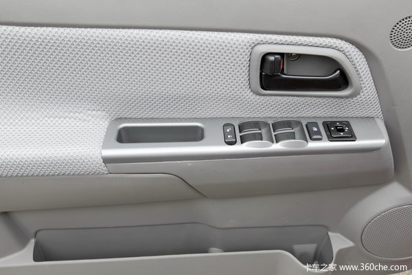 2011款金龙 海格 2.8L柴油 双排皮卡驾驶室图（2/3）