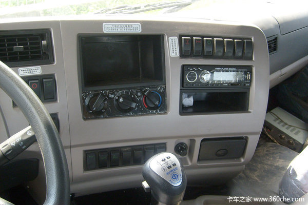 精功 远程系列重卡 340马力 8X4 仓栅载货车(ZJZ5312CCYDPT7AZ3)驾驶室图（4/8）
