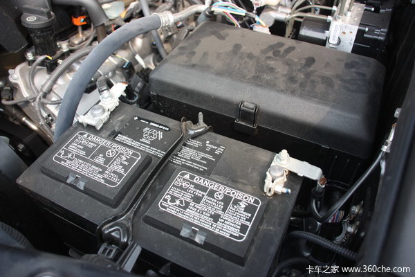 丰田 坦途5700 限量版 5.7L汽油 四驱 双排皮卡外观图（44/45）