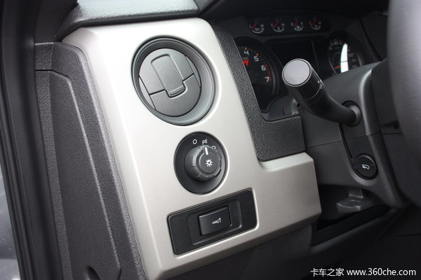 2011款福特 f-150系列 猛禽 5.4L汽油 四驱 双排皮卡驾驶室图（20/28）
