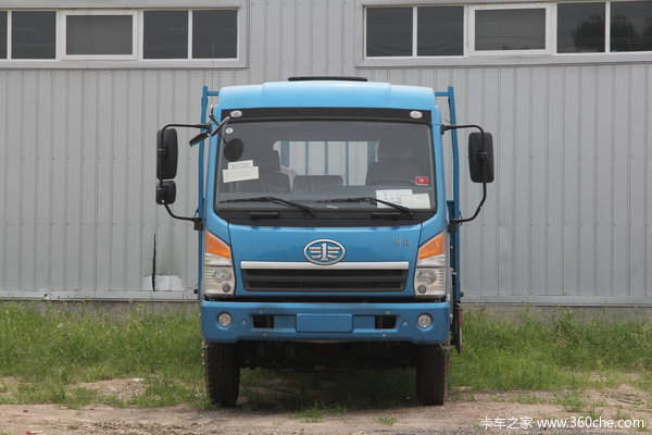 青岛解放 赛龙中卡 130马力 4X2 排半厢式载货车(CA5118XXYPK2L2EA80-3)