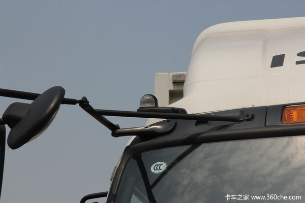 庆铃 FVR重卡 240马力 4X2 厢式载货车(QL5150XWQFRJ)外观图（14/35）