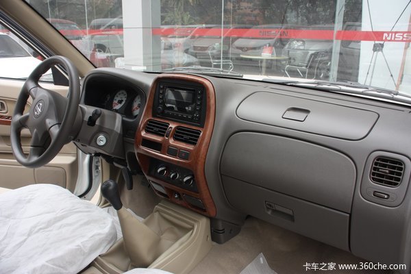 2011款郑州日产 标准型 2.4L汽油 双排皮卡驾驶室图（24/24）