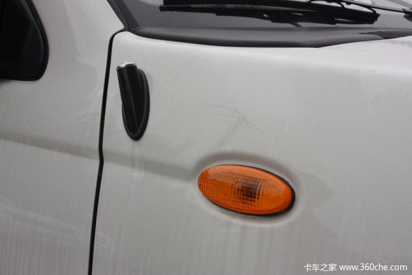 2011款郑州日产 标准型 2.4L汽油 双排皮卡外观图（37/45）