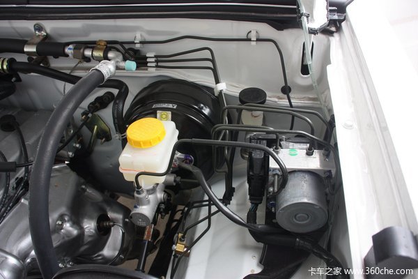 2011款郑州日产 标准型 2.4L汽油 双排皮卡外观图（23/45）