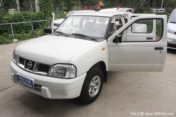 2011款郑州日产 标准型 2.4L汽油 双排皮卡外观图（15/45）