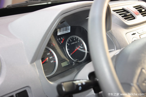 2011款 东风小康 V27 标准型 70马力 1.0L微面驾驶室图（3/4）
