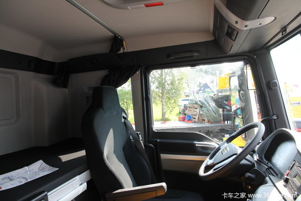 曼(MAN) TGS系列重卡 480马力 6X4 自卸车驾驶室图（11/17）