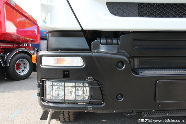 依维柯 Trakker系列重卡 500马力 6X4 自卸车(底盘)外观图（4/5）