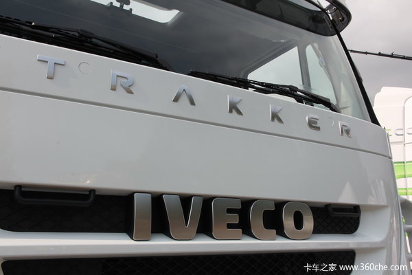 依维柯 Trakker系列重卡 500马力 6X4 自卸车(底盘)外观图（3/5）