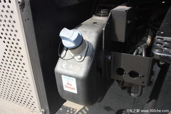 奔驰 Unimog系列 218马力 4X4 越野卡车(型号U4000)底盘图（15/50）