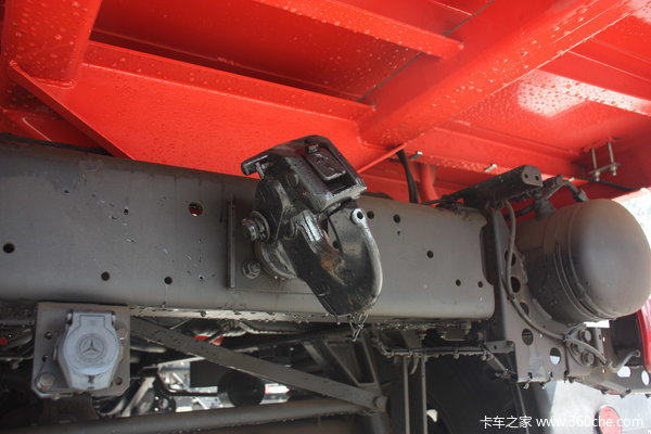 奔驰 Unimog系列 218马力 4X4 越野卡车(型号U4000)底盘图（11/50）